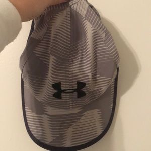 under armor light grey baseball cap